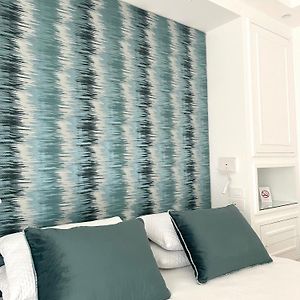 Camera grande con letto king size
